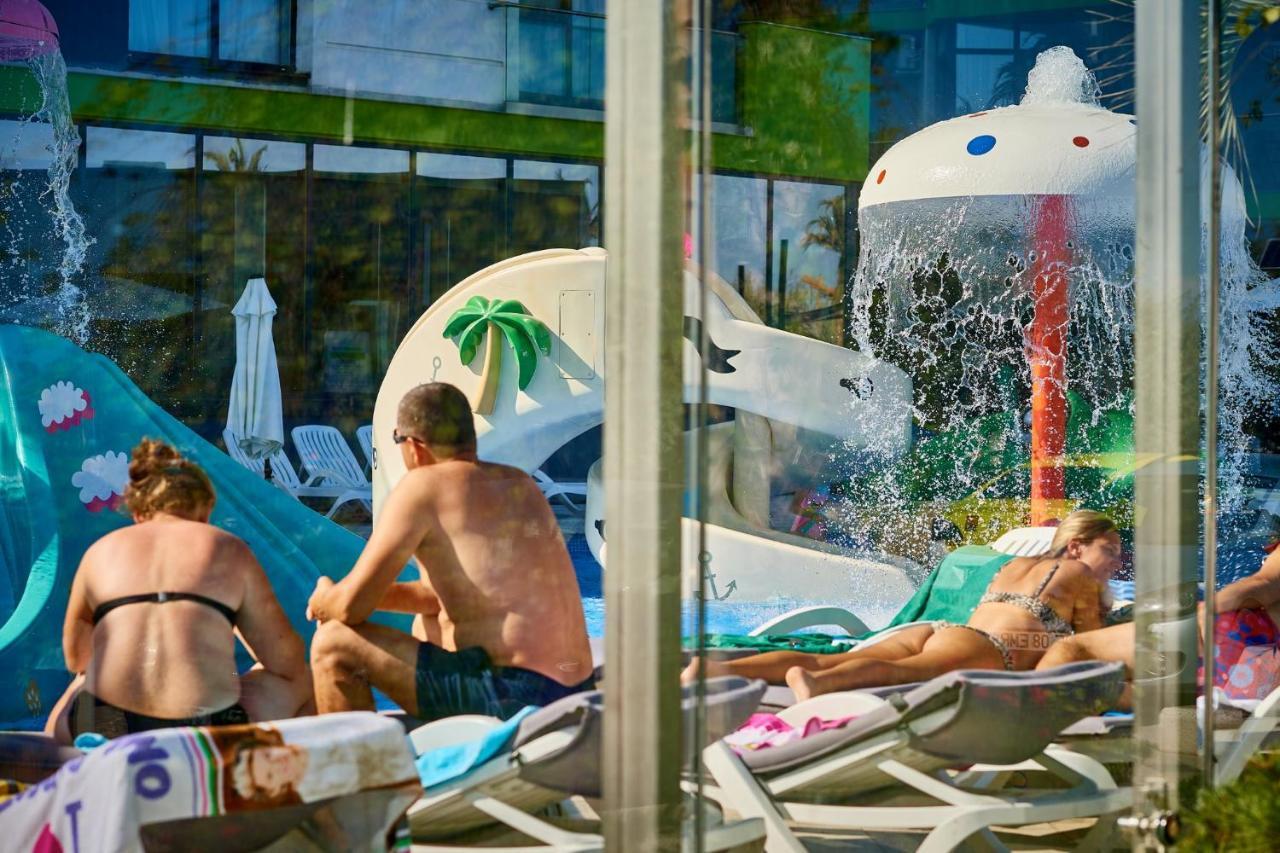 Sunrise Aparthotel Pool & Spa Mamaia Nord Неводарі Екстер'єр фото